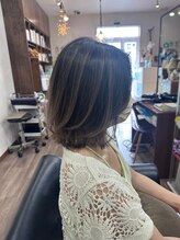 コジック ヘアアンドアイ(Cogic hair & eye) 30代40代レイヤーボブ♪ハイライト×スモーキーアッシュ