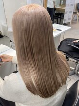 《*ヘアスタイルに抜け感をプラス*》透明感がしっかり出る、ミルクティーべージュ*[ブリーチダブルカラー]