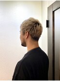 ブロンドカラー×刈り上げショート