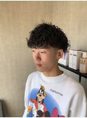 波巻きツイストスパイラル　波打ちパーマ　刈り上げショート