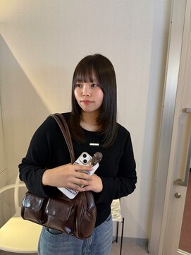 アム(amu) ミディアムレイヤー/前髪カット/レイヤーカット/透明感カラー