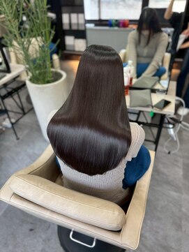 シシ 新宿(She 2.) 艶髪ロング/最新トレンド/人気急上昇中/韓国風/ヨシンモリ