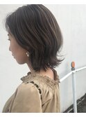 外ハネくびれミディ ハイライト×秋のくすませベージュ暗髪