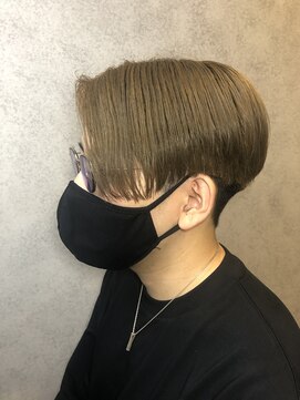 ヘアサロンM 新宿 【齊藤冴耶】センターパート×ハイトーンカラー
