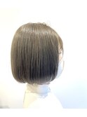 オリーブグレージュ