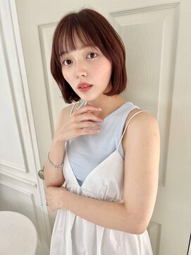 アイユー(ii+U) ぱっつん前髪　ベージュピンク　ボブカット