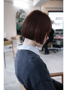 フェイヴィーズ(FavyS) 襟足ギリギリコーラルピンクミニボブ