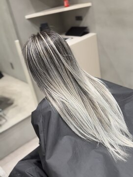 コスモス 町田(COSMOS) ホワイトシルバーバレイヤージュカラー/シャドールーツ