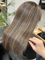 レブ 四条烏丸(Reb,)&nbsp;ベージュカラーハイライト白髪ぼかし