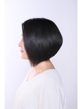 ソーホー ニューヨーク シズオカ(SOHO newyork SHIZUOKA) 黒髪で大人かわいい美髪レイヤーボブ