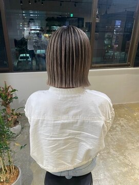 メリー オオサカ(Merly Osaka) ボブ×コントラスト バレイヤージュ_透明感グレージュカラー_