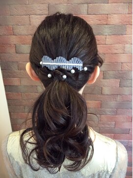 イッツヘアー(IT'S HAIR) ローポニーテール