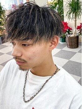 レボ(Revo)の写真/【ひげ・眉お任せ】シェーブ技術を持つ理容室だからできる眉・ひげの似合わせデザイン