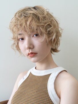 ピズム(PISM) ハイトーンカラー/パーマ風/ショートボブ/ハイトーンボブ