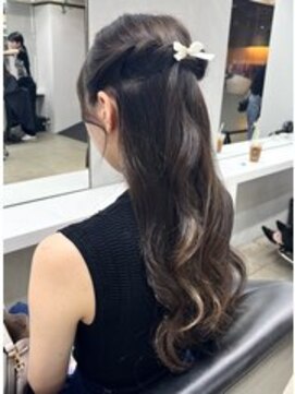 ディア(.eer) お上品なやりすぎてないハーフアップ♪