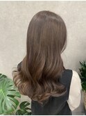 ピンクベージュ