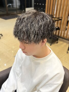 オルバイマグ(oru by mag) 縦落ちツイストスパイラルパーマメンズパーマハイライトパーマ