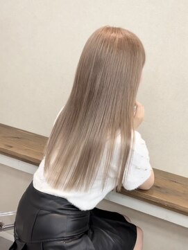 ローレン(Lolen.) 【ミルクティベージュ/小顔ワンレン】嶋津 雄大