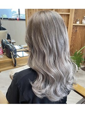 チル(chill) 外国人風グレージュ