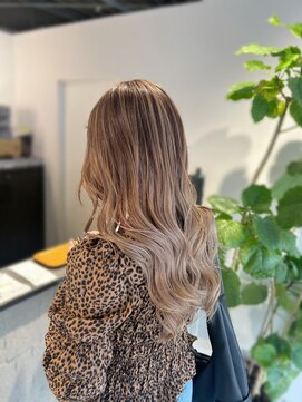 ギネス(Giness) ホワイトグレージュミルクティーウェーブ