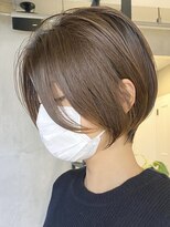 エリマ 横浜西口(elima)&nbsp;横浜白髪染めショートボブ顔周りレイヤーカットヘーゼルブラウン