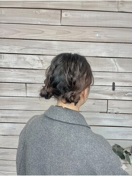 デコヘアー キートス(DECO HAIR kiitos) ツインお団子