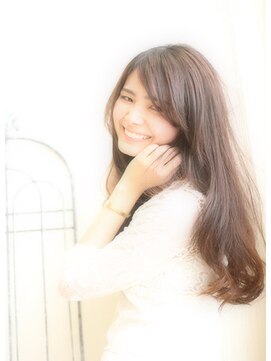 ウーロス(uros.) 大人かわいい愛されロングセンターパートも◎