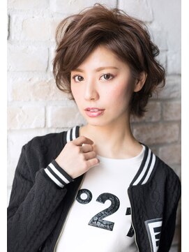 ボニークチュール(BONNY COUTURE) 大人可愛い耳かけショートボブ