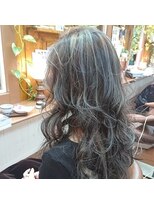 カラフル ヘアー(Colorful hair)&nbsp;透明感！立体感シルバーアッシュカラー★