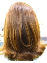 サクラ(Sakura)&nbsp;外ハネ、デザインカット