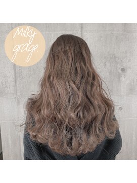 シュプバイトゥーミー(sup.by tomee) ミルキーグレージュ【担当 末吉】