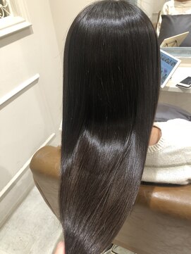 フレーム へアアンドトリートメント 天王寺北口店(FRAME) [FRAME 天王寺北口店] 艶カラー透け感ダークアッシュ