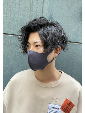 ドルクス 日本橋(Dorcus) 20代30代男性流行ヘアスタイル波巻きツイストスパイラル