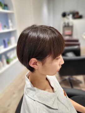 フロート ウラ(FLOAT ula) 小顔ショート