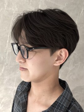 コモダ 神戸三宮(comoda) 毛流れセンターパート