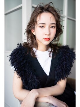 マグノリア オモテサンドウ(MAGNOLiA Omotesando) 大きめスパイラルのくびれヘアウルフレイヤー