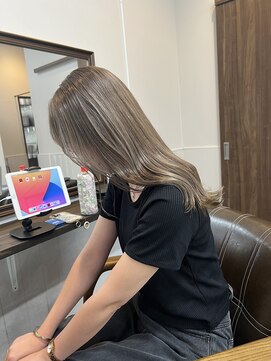 アーサスバイヘッドライト 水戸城南2丁目店(ursus by HEADLIGHT) ミルクティーグレージュ