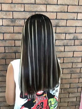 【宇女高近く】最高プラチナ人毛100％エクステを四つ編みでお付けします！全体のバランスを見てデザイン♪