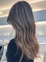 ノラ ウメダ(NORA UMEDA)&nbsp;地毛ハイライト地毛風ハイライト細いハイライト大阪ハイライト