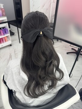 ジレ バイ マッドグラマー(GILET by mad grammar) グレージュカラー / ハーフアップアレンジ / 札幌韓国ヘア