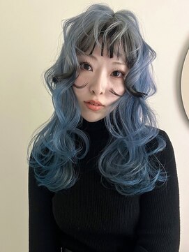 イェッカ パビル(YECCA pabil) ブルーとブラックの前髪デザインカラー