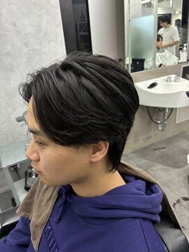 クロムトウキョウ ザ バーバー 新宿本店(CHROM TOKYO the Barber) センターパートウルフ