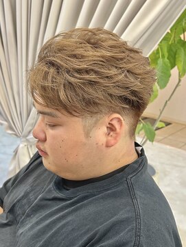 サイクル(CYCLE) 刈り上げセンターパート/波巻きツイストスパイラル/伊勢崎