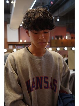 エディ(Edy) メンズパーマスペインカールケアパーマ刈り上げ眉毛カット岡山