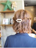 ミディアムアレンジ×ツイスト×外ハネ