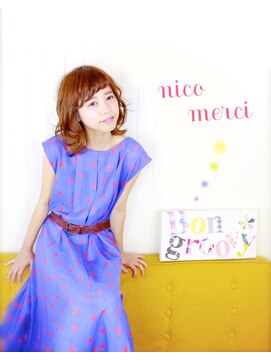 フォトスタジオ アンド ヘアメイク ニコメルシー(photo studio hair make nico merci) nico merci . Paris ムーヴ