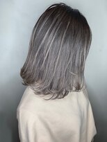 アンベリール 大名(Embellir) リアルな外国人バレイヤージュカラー【ケアブリーチ使用】