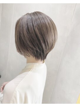 オーストヘアー リュウール(Aust hair Lueur) すっきりくびれショート