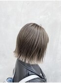 切りっぱなしボブ×ハイライトグラデーション
