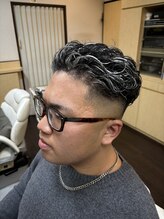 マモル(MAMORU) 極道パーマ×ホワイトメッシュ